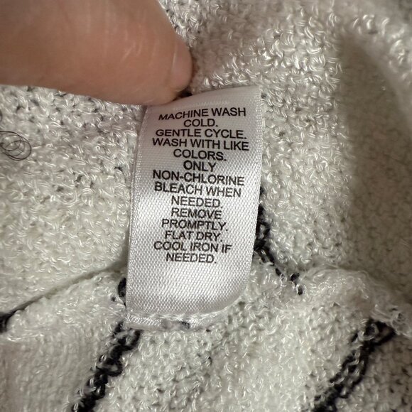 Cato White & Black Striped Lightweight V-Neck Short Sleeve Women's Top Size M - Picture 7 of 12